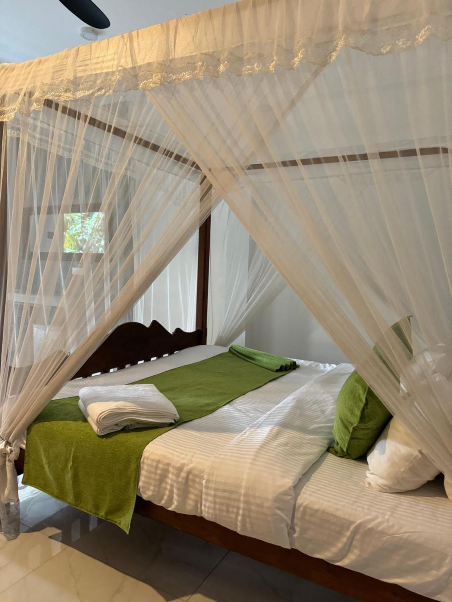 Brinkhouse Guesthouse , Unawatuna Beach Exterior foto