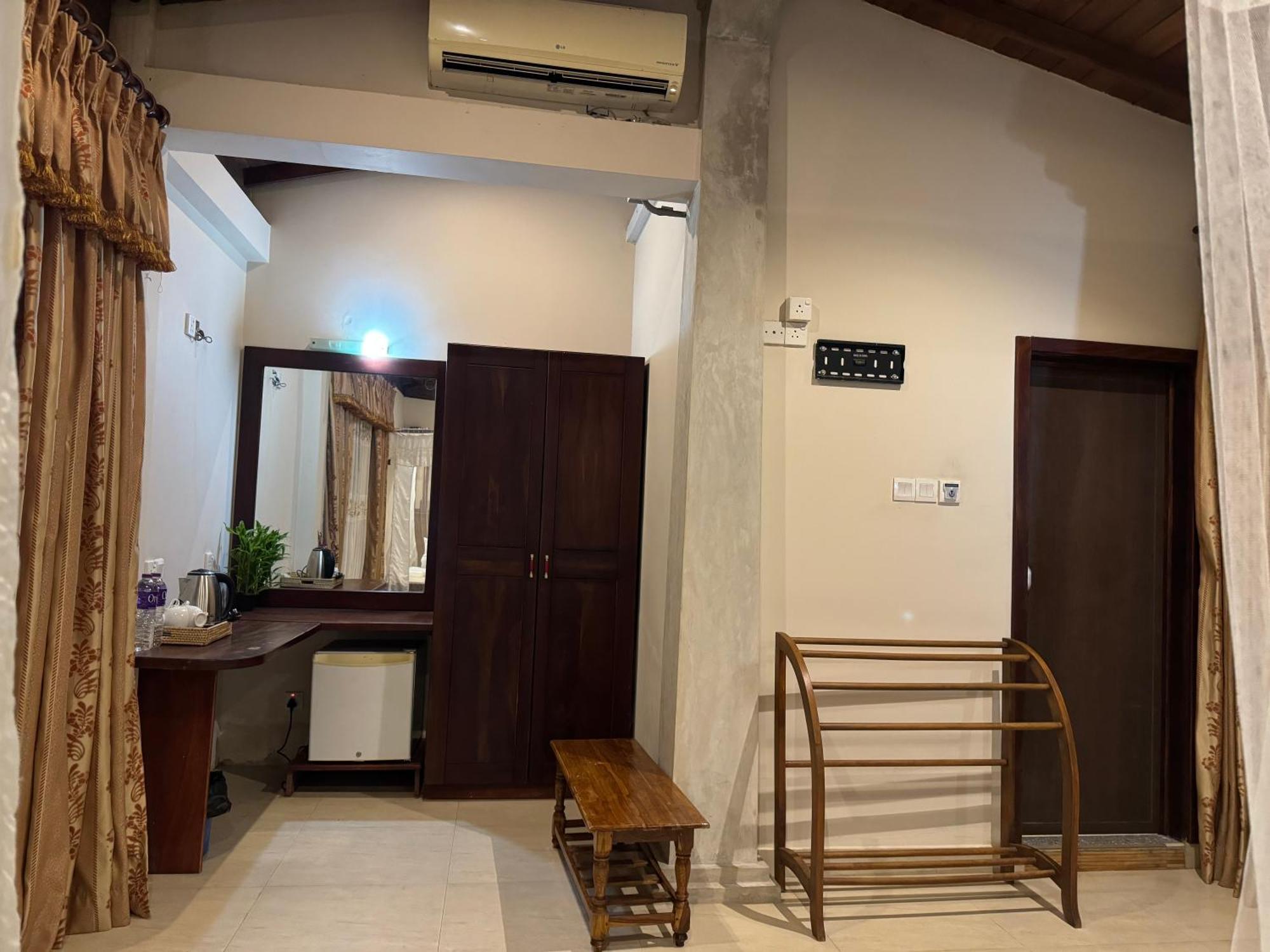 Brinkhouse Guesthouse , Unawatuna Beach Exterior foto