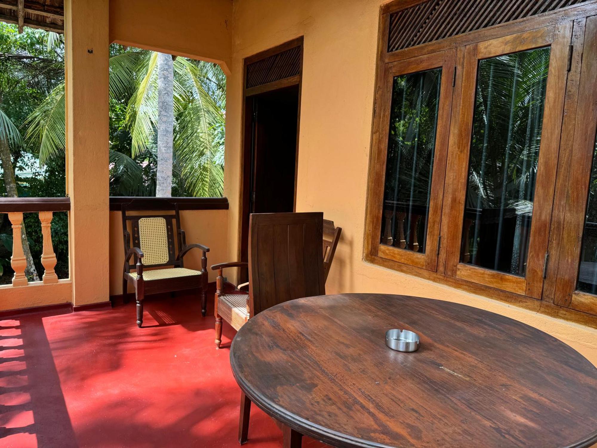 Brinkhouse Guesthouse , Unawatuna Beach Exterior foto