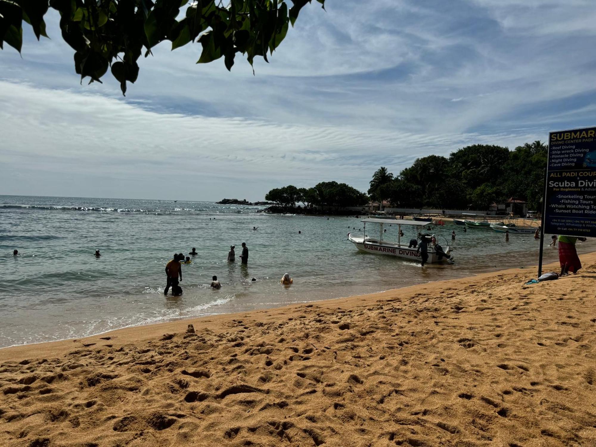 Brinkhouse Guesthouse , Unawatuna Beach Exterior foto