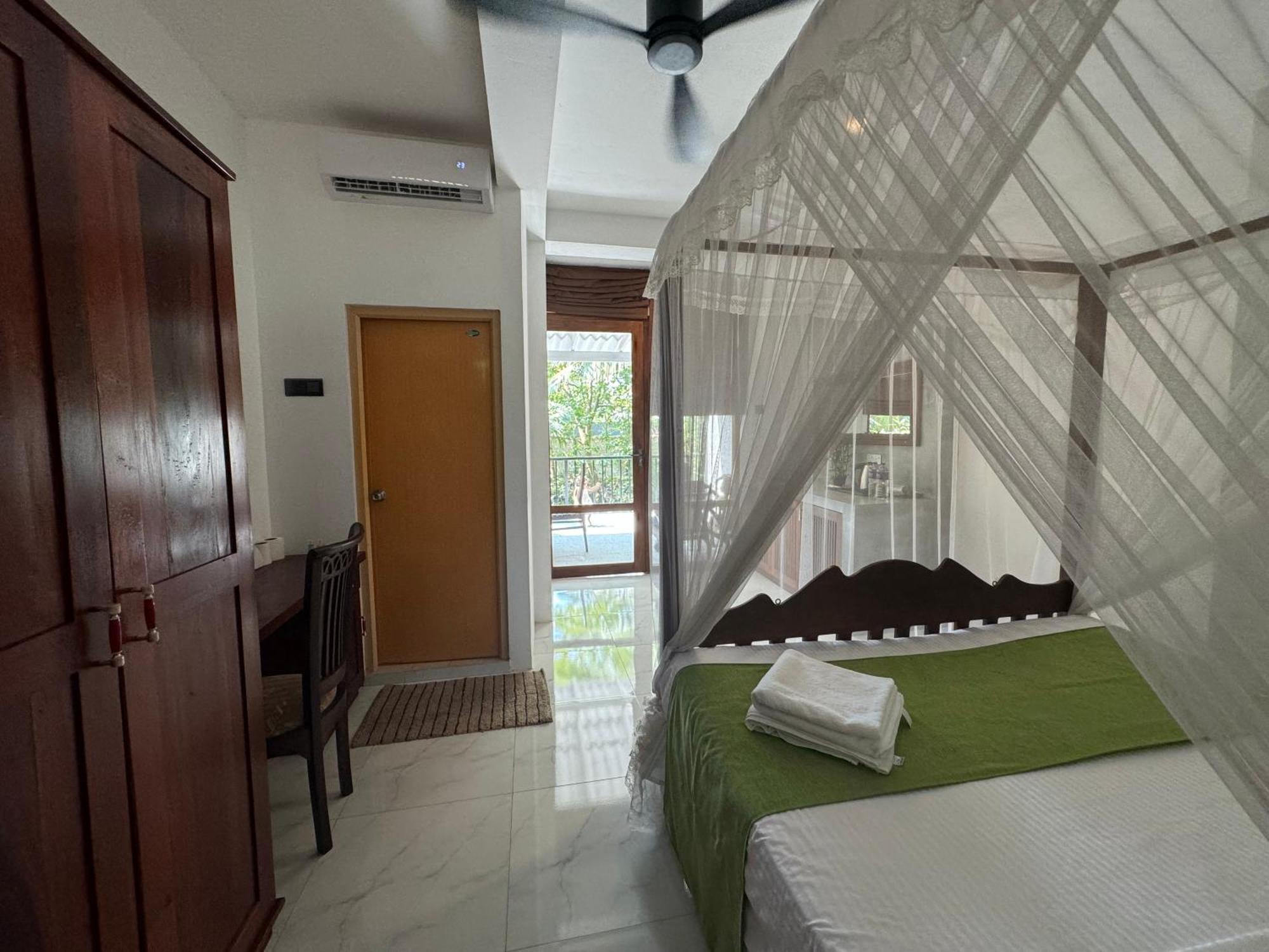 Brinkhouse Guesthouse , Unawatuna Beach Exterior foto
