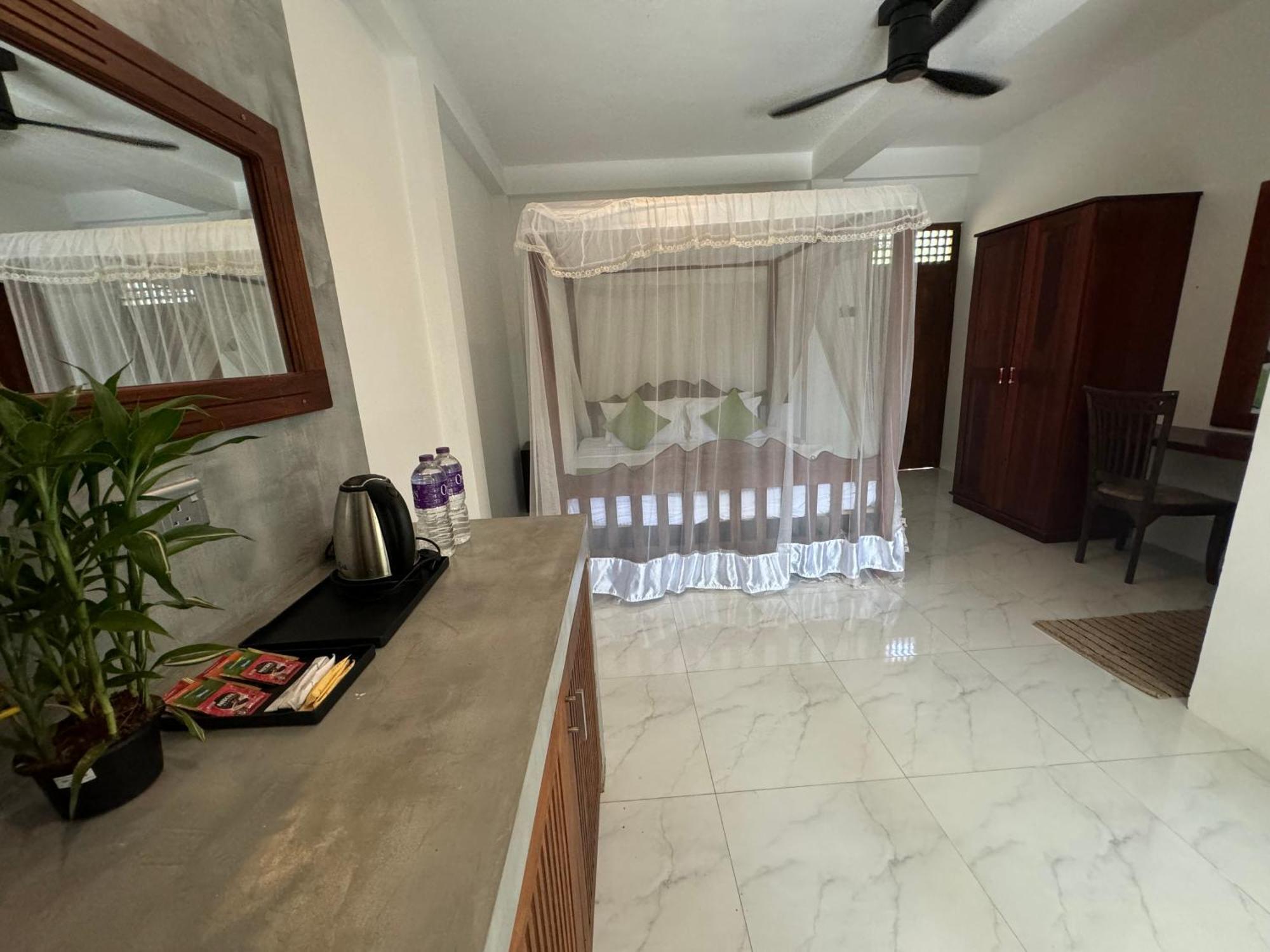 Brinkhouse Guesthouse , Unawatuna Beach Exterior foto
