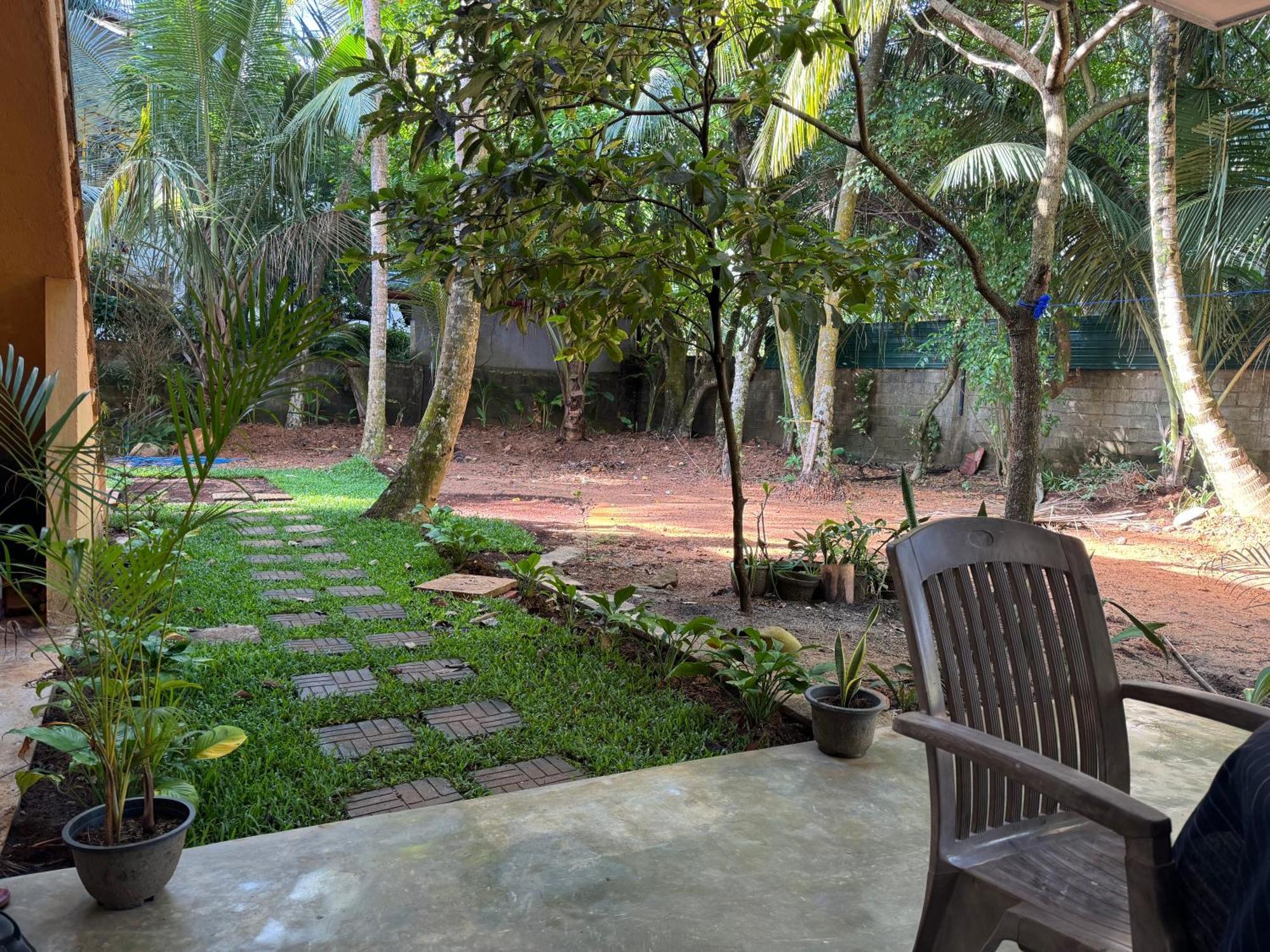 Brinkhouse Guesthouse , Unawatuna Beach Exterior foto