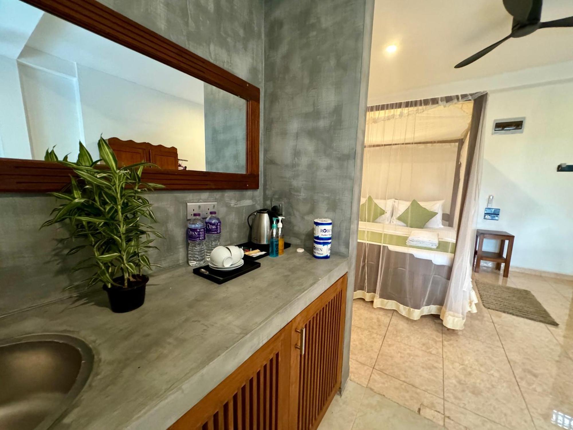 Brinkhouse Guesthouse , Unawatuna Beach Exterior foto