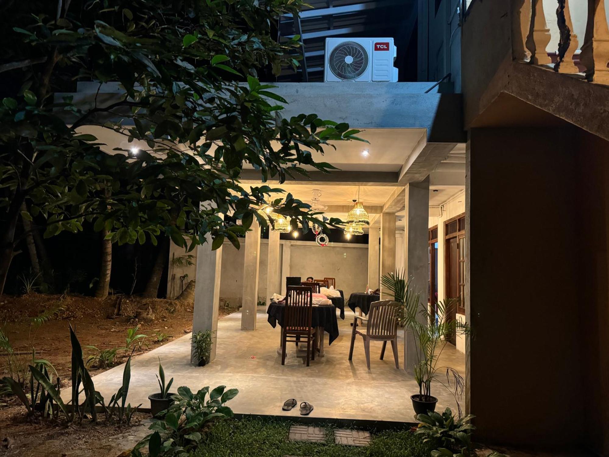 Brinkhouse Guesthouse , Unawatuna Beach Exterior foto